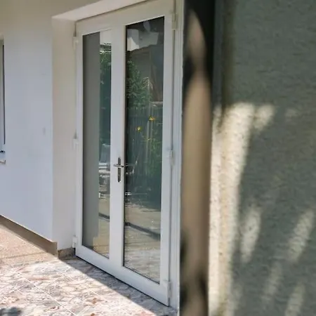 Comfortable House With Two Floors Apartment