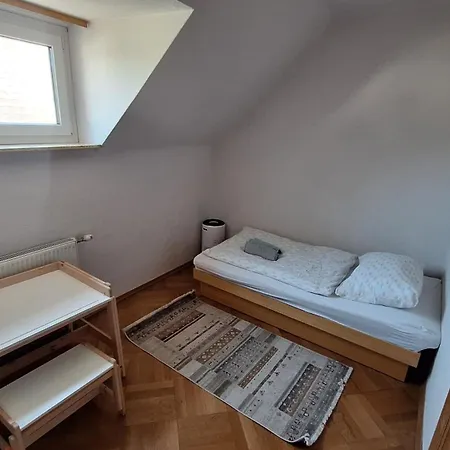 Comfortable House With Two Floors Линц